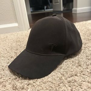Black Tesla hat